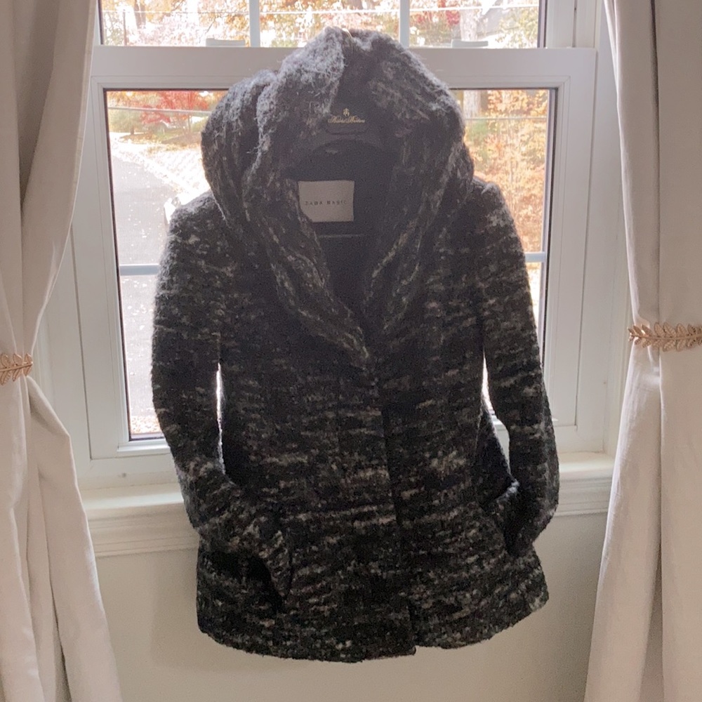 Zara Wool Boucle Coat (Size L) With Structured Draped Collar. Very flattering!